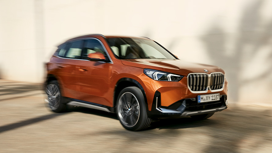Dinâmica de condução, BMW X1, U11, ICE, Versão xLine, 2022 BMW X1, U11, ICE, 2022, Versão xLine, pintura laranja Utah metalizada, dinâmica de condução