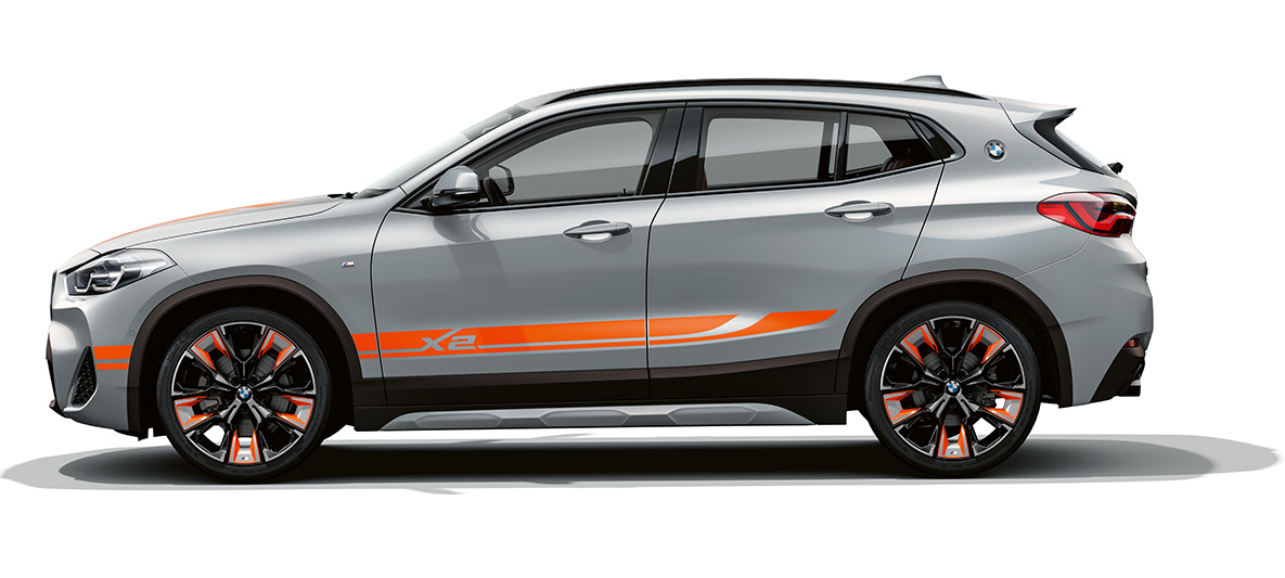 Vista lateral BMW do X2, F39 BMW X2, 2020, F39, cor exterior cinza Brooklyn, vista lateral