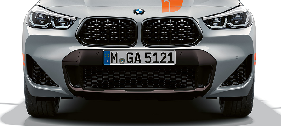 Grelha dupla em forma de rim, BMW X2, F39 BMW X2, 2020, F39, pintura cinza Brooklyn, perspetiva frontal, grelha dupla em forma de rim