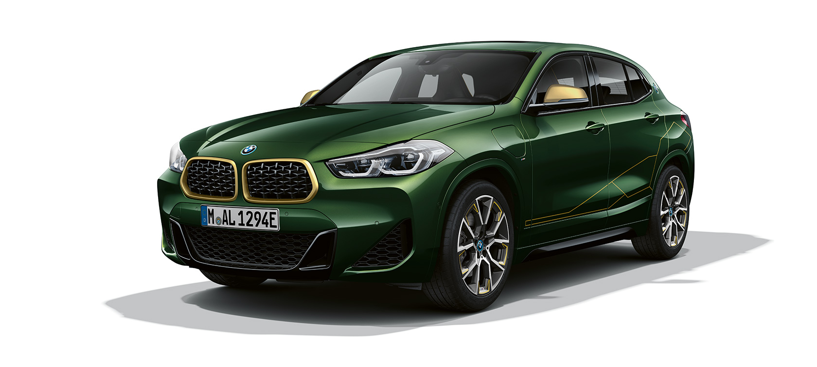 Perspetiva frontal a três quartos, BMW X2, F39 Perspetiva frontal a três quartos, BMW X2, F39, pintura verde Sanremo metalizada