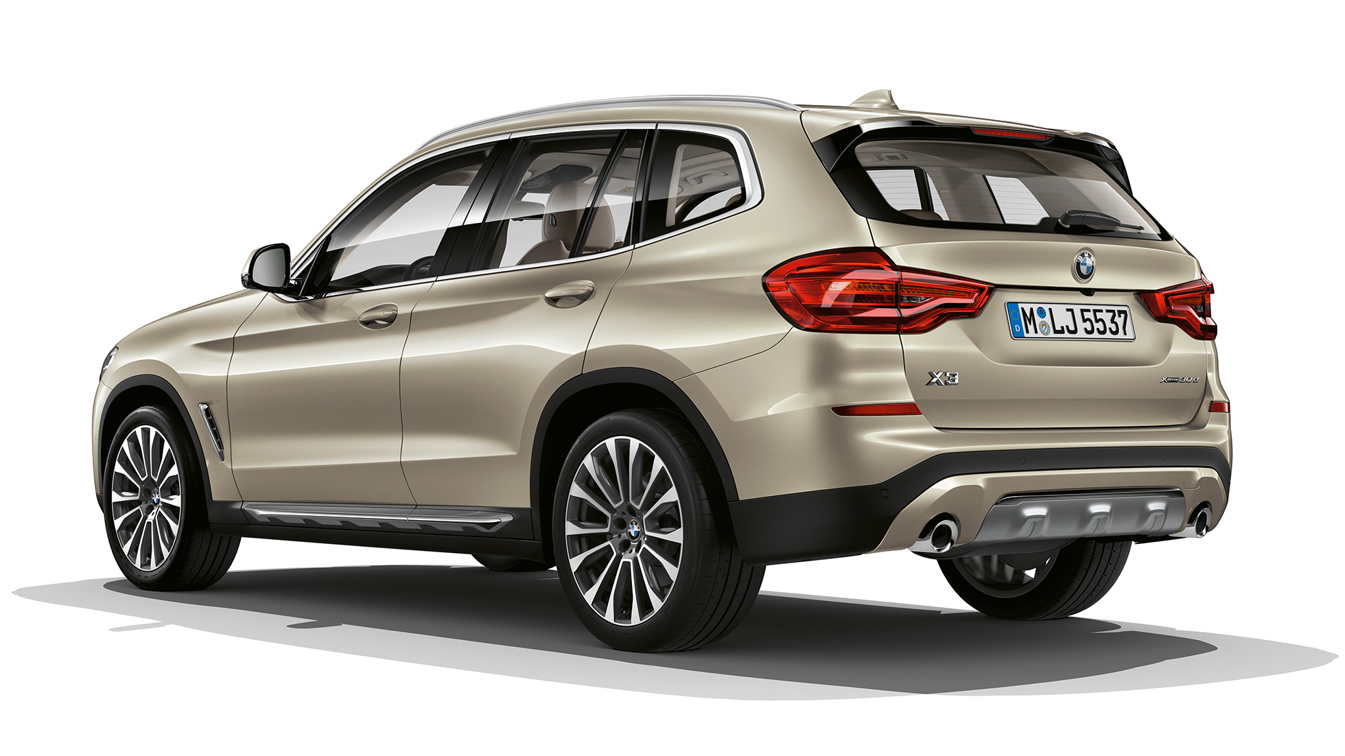 BMW X3 M40i, Versão Line Luxury, perspetiva traseira a três quartos BMW X3 M40i, Versão Line Luxury, perspetiva traseira a três quartos