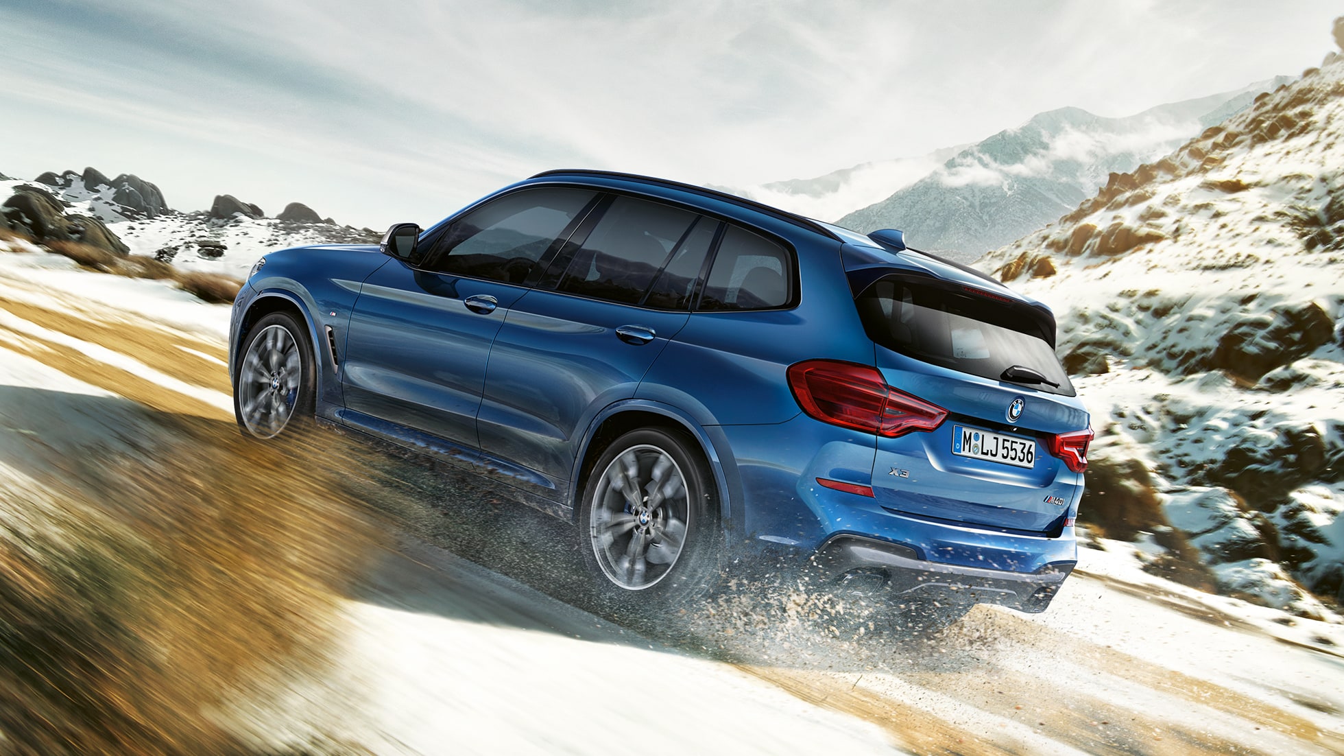 BMW X3 M40i a subir uma montanha BMW X3 M40i a subir uma montanha