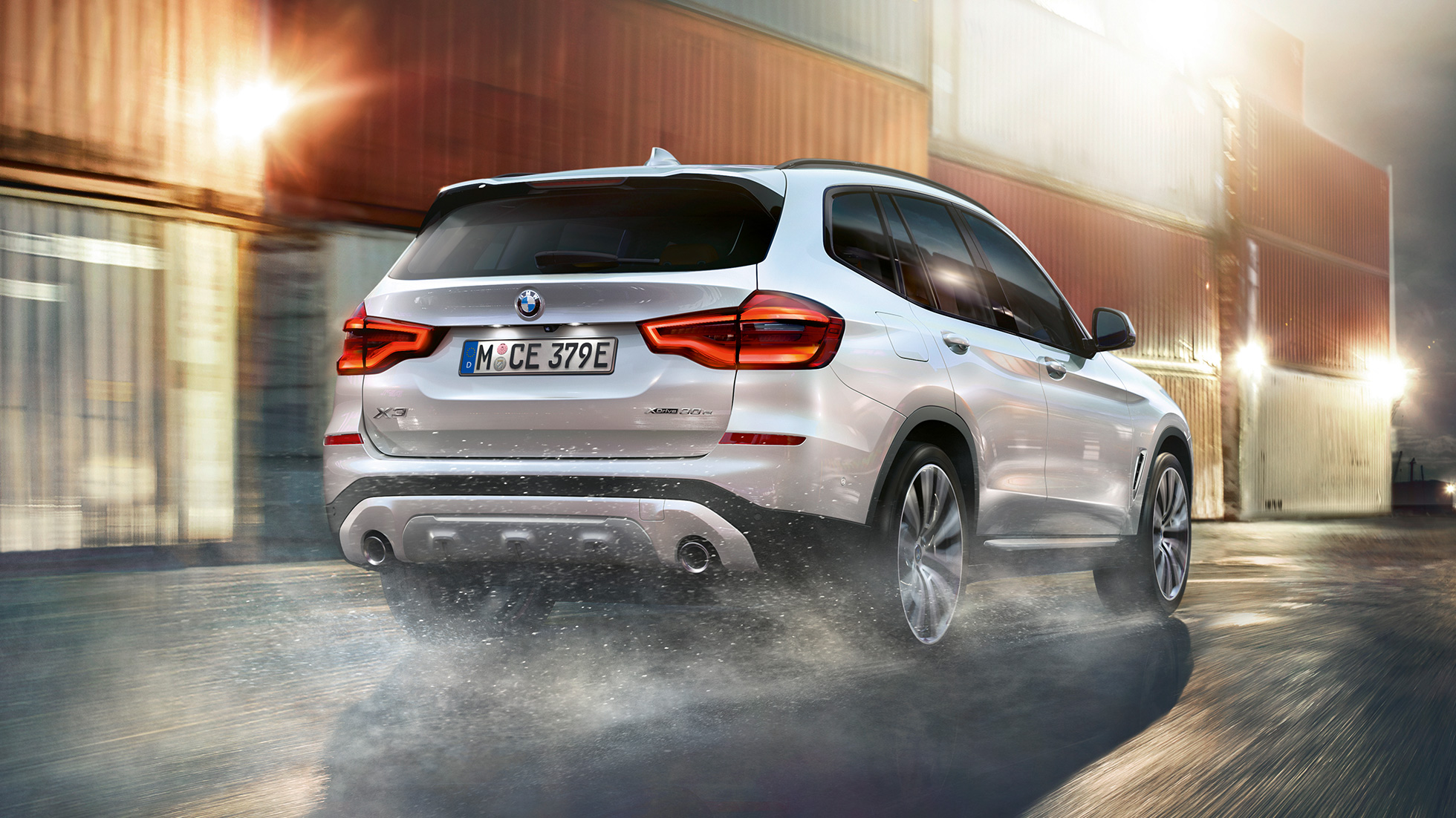 BMW X3 M40i, perspetiva traseira, com designação da versão BMW X3 M40i, perspetiva traseira, com designação da versão