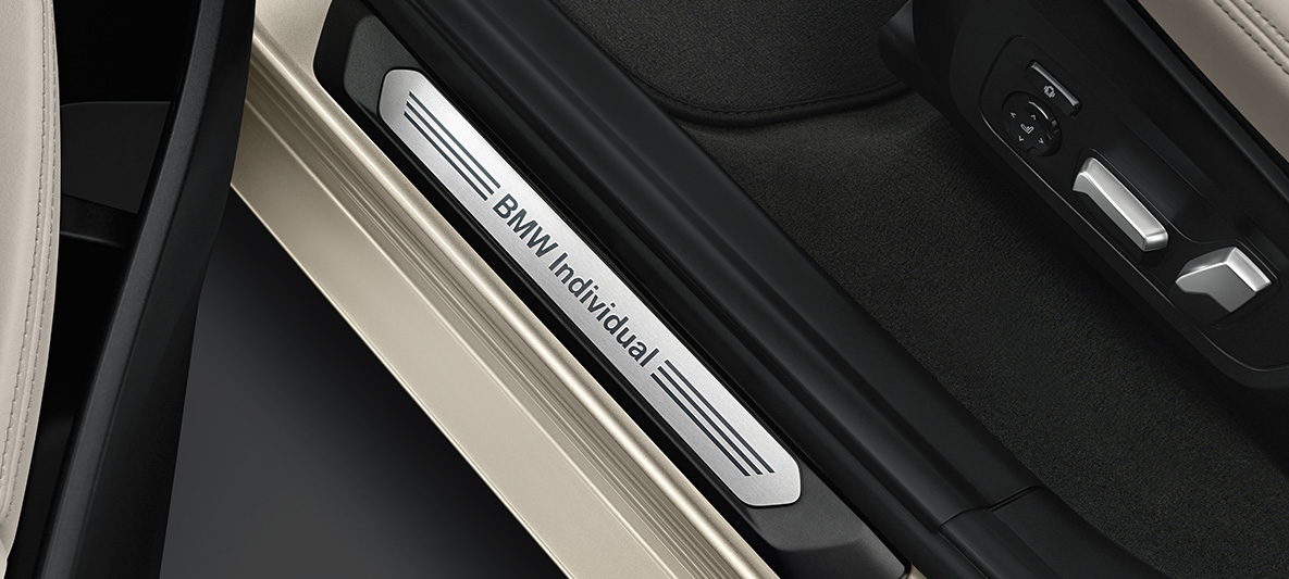 BMW X3, soleira da porta BMW Individual, com designação BMW Individual BMW X3, soleira da porta BMW Individual, com designação BMW Individual