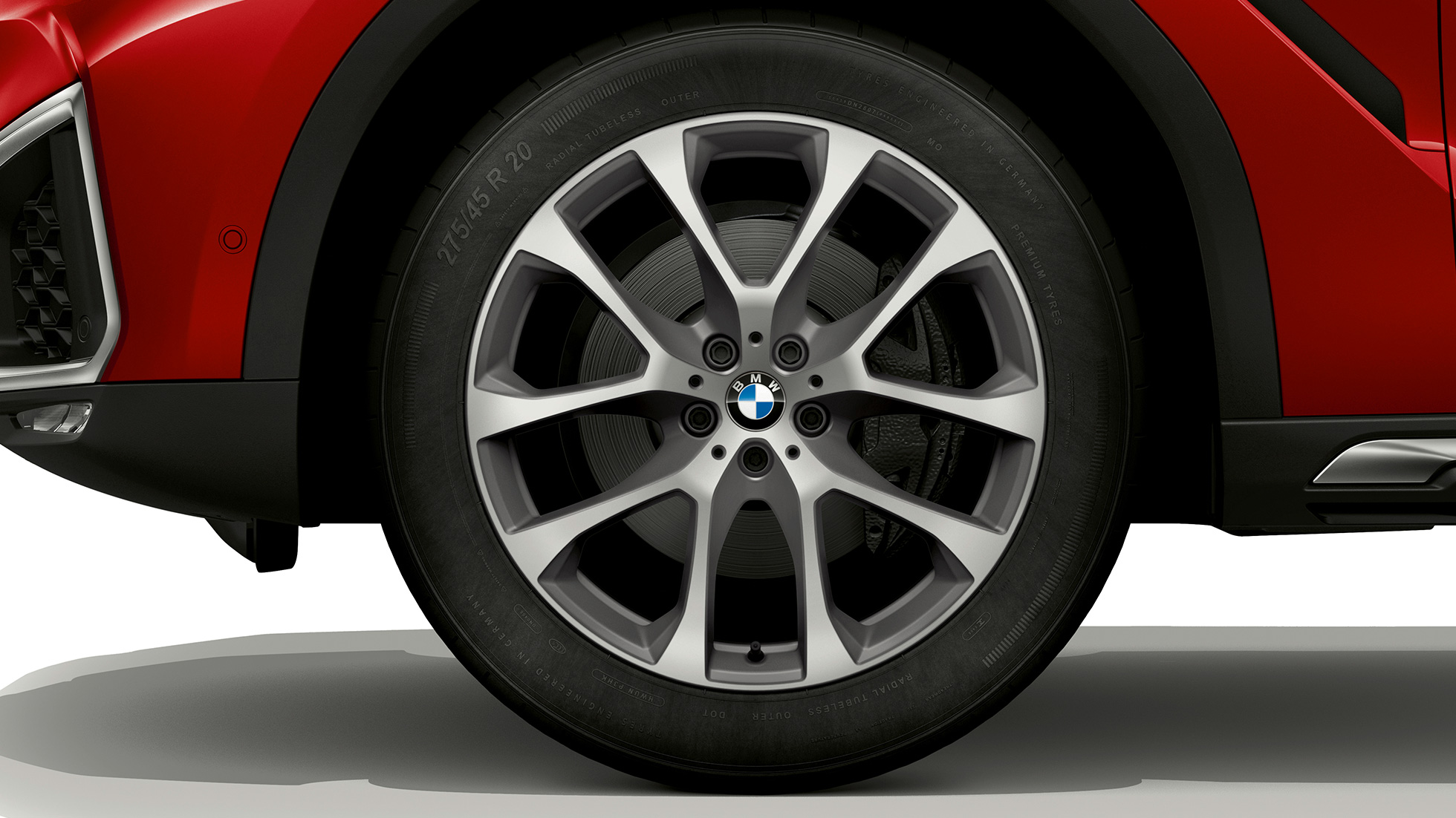 Jantes de liga leve do BMW X6 equipado com a Versão BMW xLine. BMW X6 equipado com a Versão BMW xLine, com destaque para as jantes de liga leve.