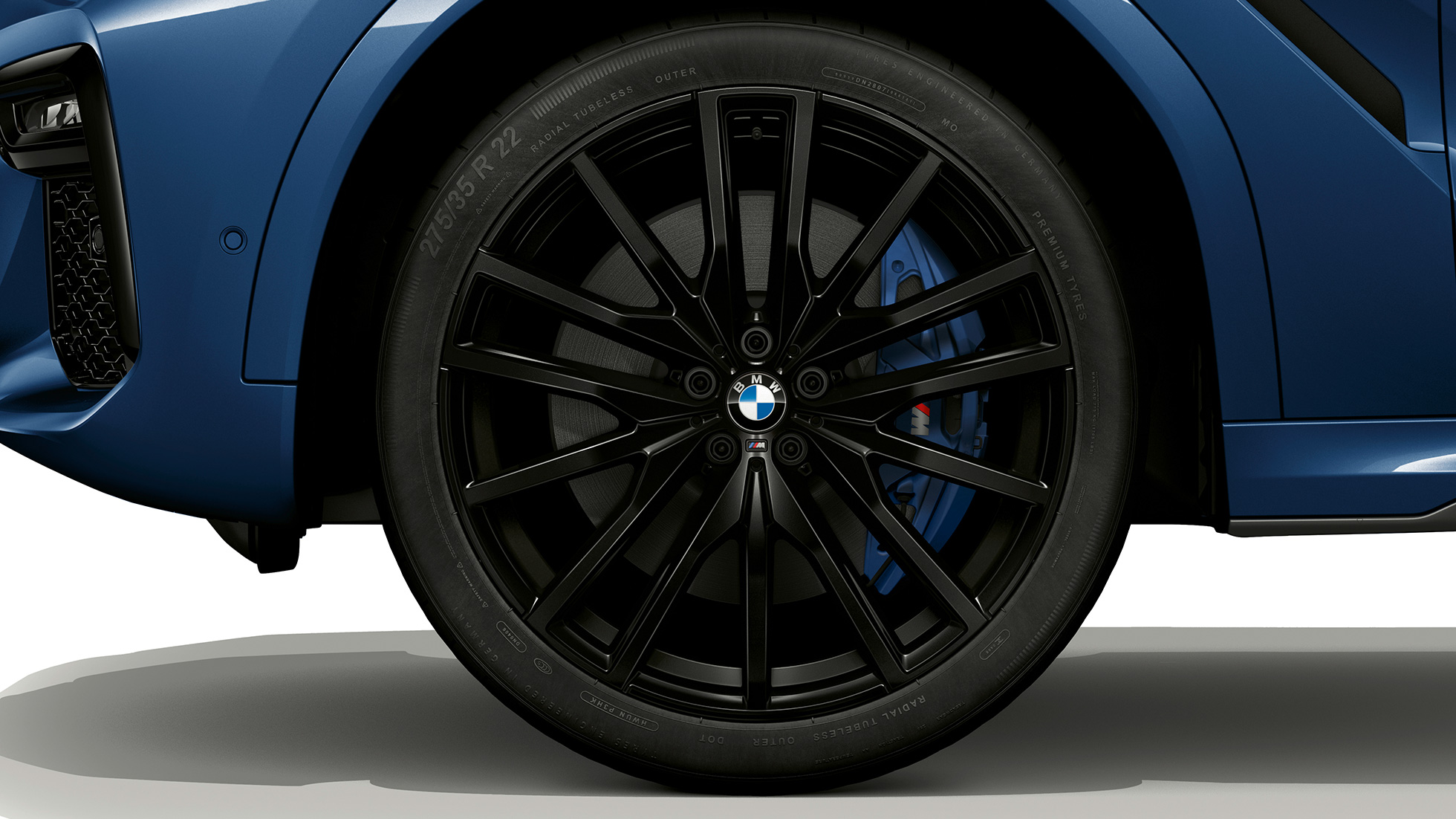 Jantes de liga leve do BMW X6 equipado com Pack Desportivo M. BMW X6 equipado com Pack Desportivo M, destaque para as jantes de liga leve.