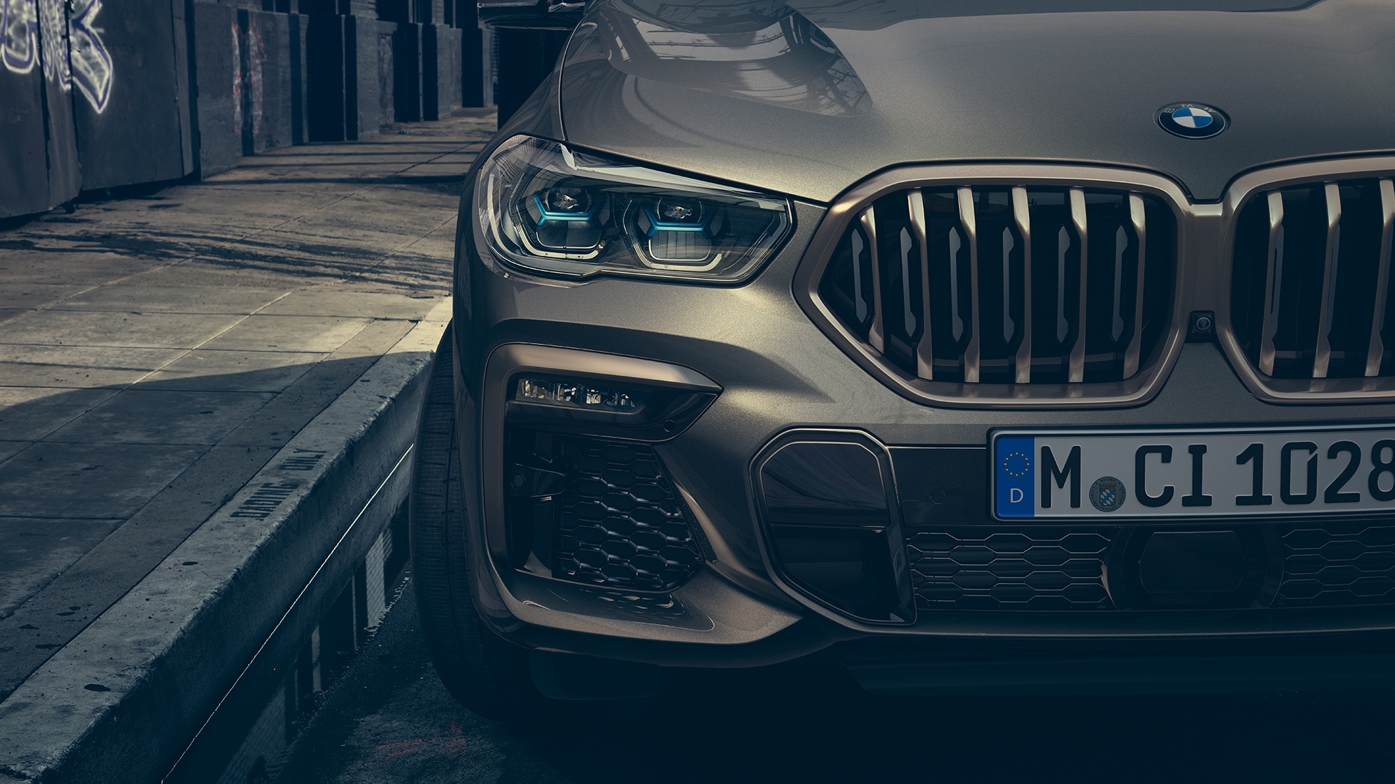BMW Laserlight. Grande plano do BMW X6 com destaque para o sistema BMW Laserlight.