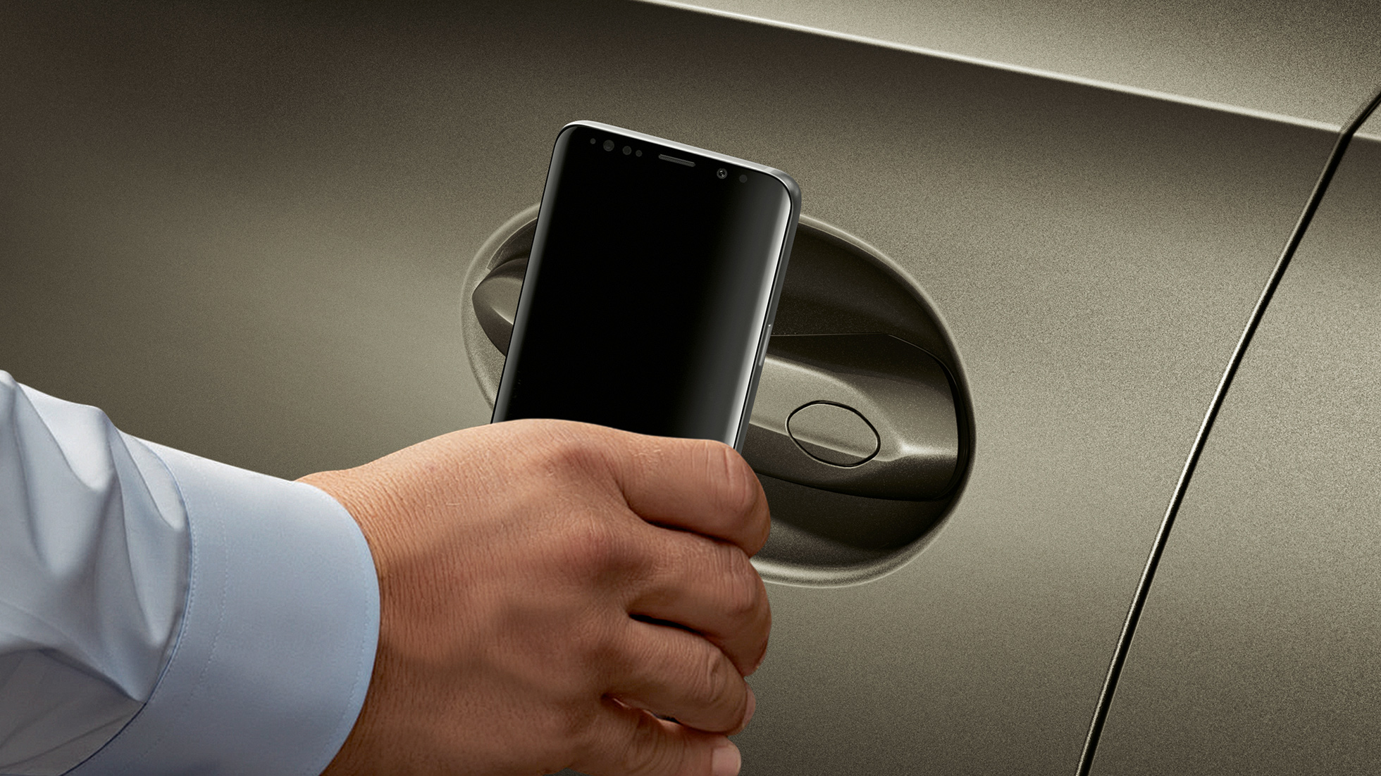 Acesso inteligente através de smartphone. Acesso inteligente ao BMW X6 através de smartphone.