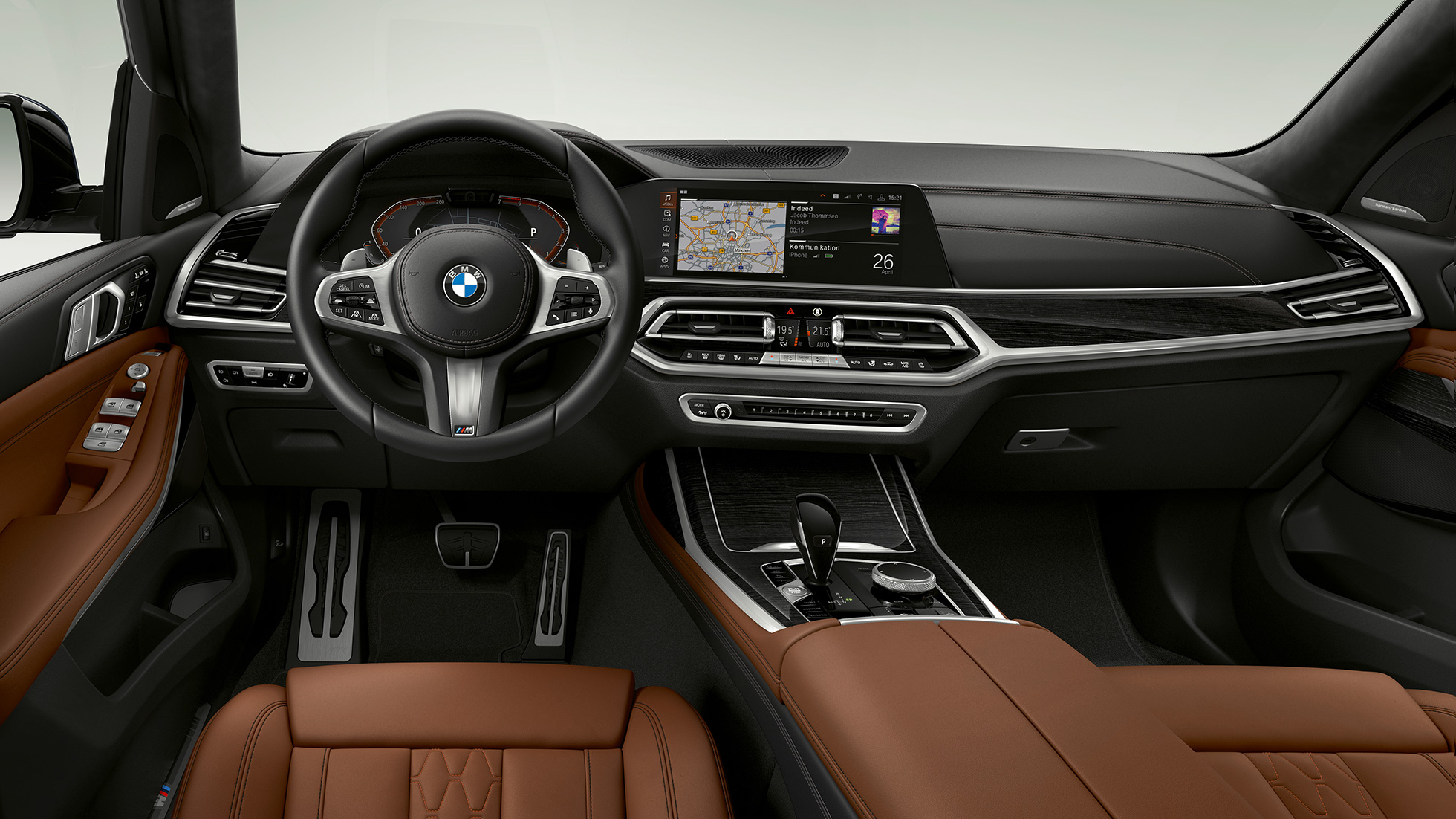 BMW X7, perspetiva lateral do BMW Individual X7 xDrive40i Perspetiva lateral do BMW X7 com equipamento BMW Individual X7 xDrive40i