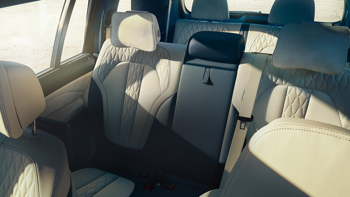 Bancos do BMW X7 Perspetiva de topo dos sete bancos do BMW X7