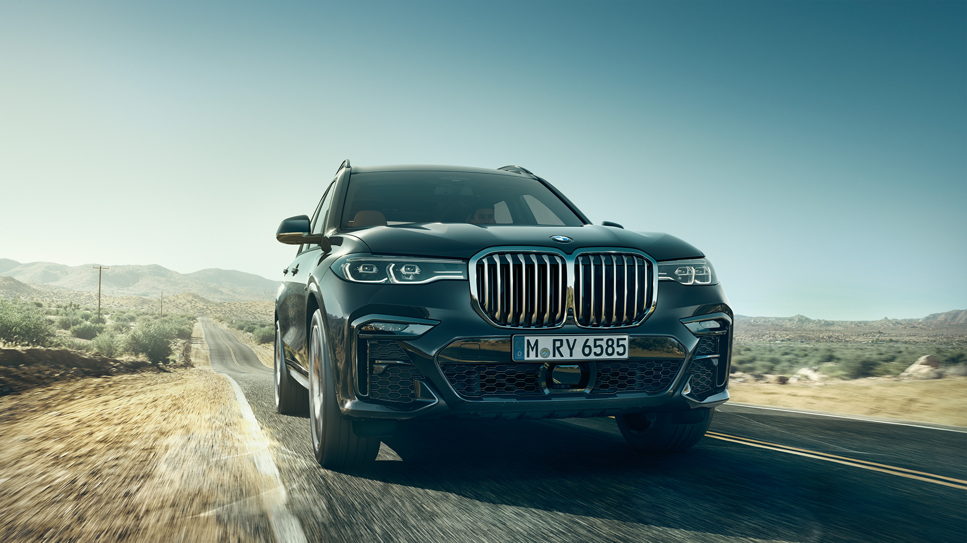 Dianteira do BMW X7 BMW X7 em cinza Artic, exterior, perspetiva inferior, G07 2019