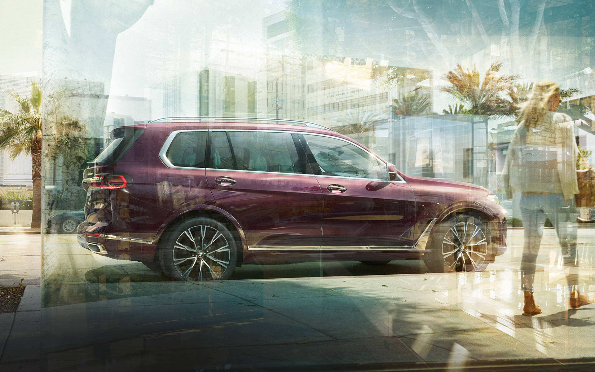 BMW X7 Individual xDrive40i, G07, 2018, pintura Ametrine metalizada, perspetiva lateral, a estacionar numa cidade BMW X7 Individual xDrive40i, G07, 2018, pintura Ametrine metalizada, perspetiva lateral, a estacionar numa cidade
