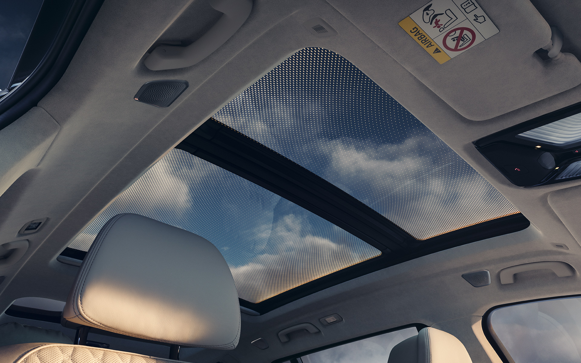 Perspetiva do teto de abrir panorâmico, a partir do interior até ao teto, BMW X7, G07, LCI