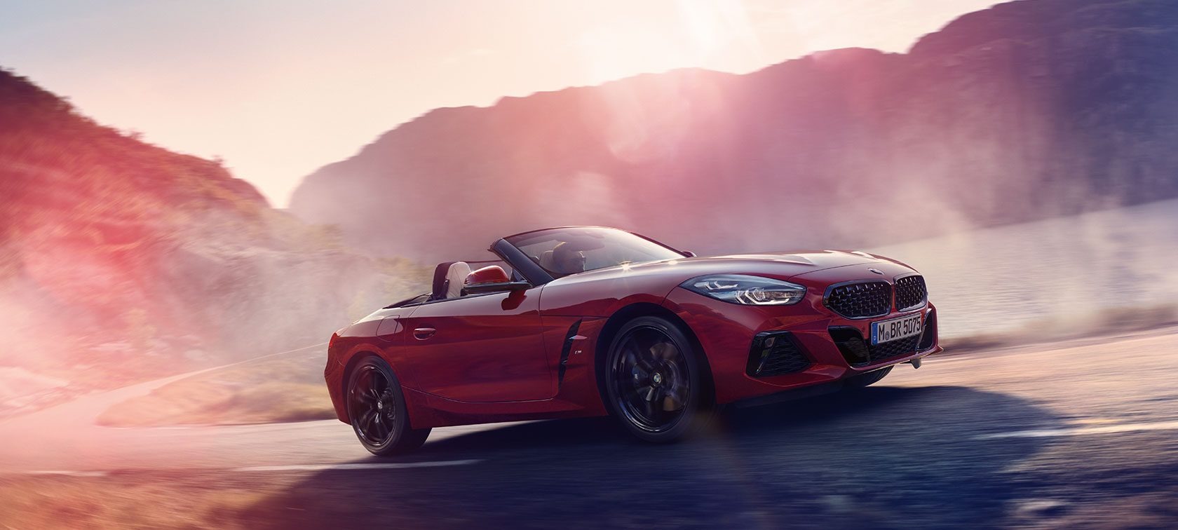 O BMW Z4 Roadster em movimento O BMW Z4 Roadster a conquistar uma subida