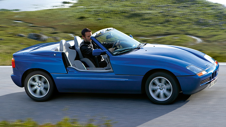 BMW Z1 (E30/Z), perspetiva lateral 7/8, em movimento BMW Z1 (E30/Z), perspetiva lateral 7/8, em movimento