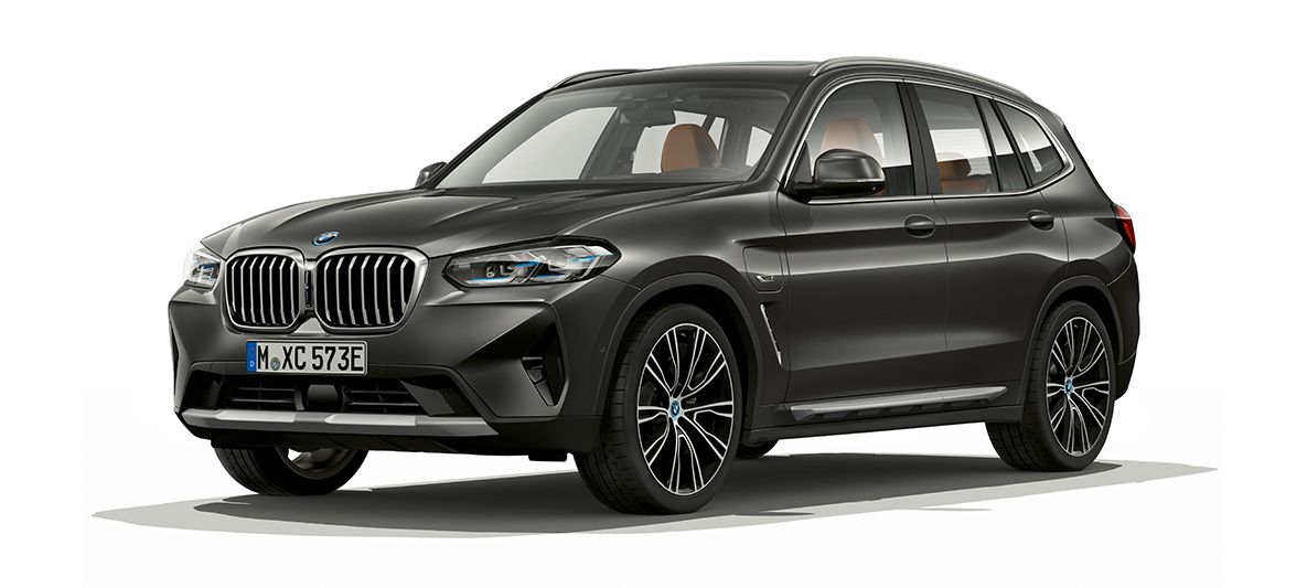 BMW X3 xDrive30e, 2021, G01, perspetiva frontal a três quartos BMW X3 xDrive30e, 2021, G01, perspetiva frontal a três quartos