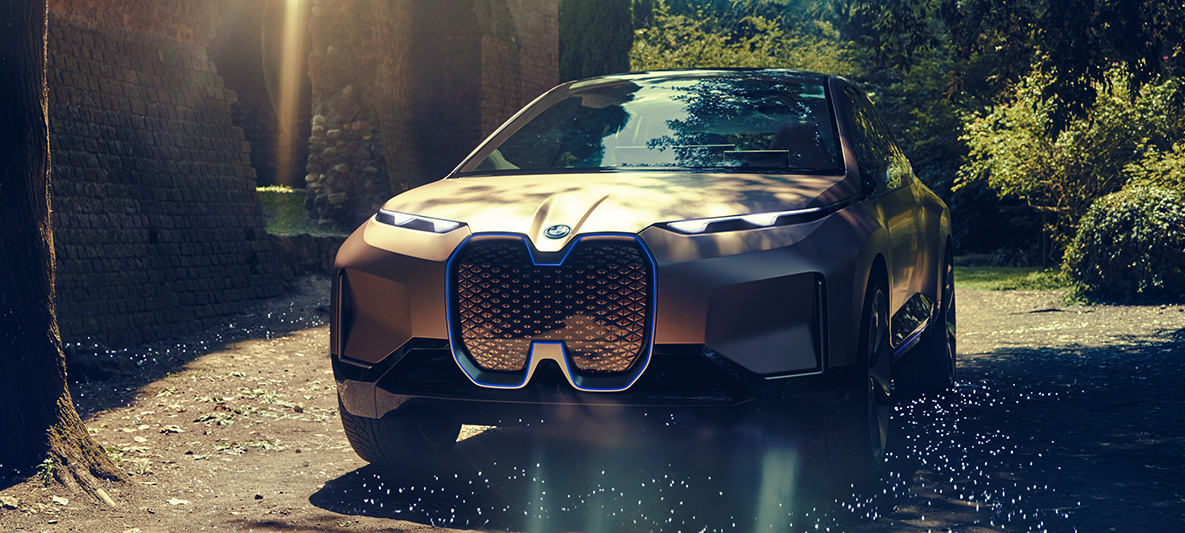 Foto de frente do BMW Vision iNEXT Foto de frente do BMW Vision iNEXT em movimento