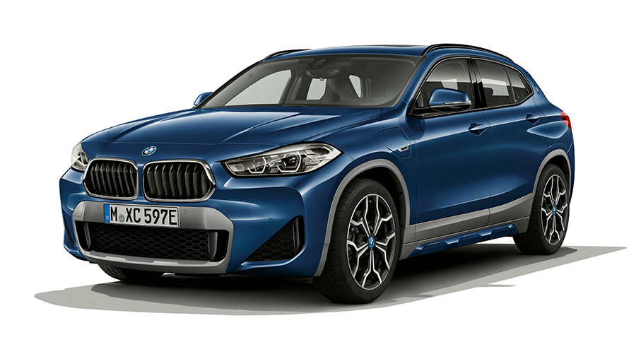 BMW X2 xDrive25e, F39, PHEV, perspetiva dianteira a 3/4, parado
