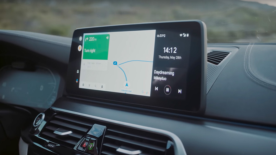 Integração para smartphone através do sistema Android Auto com funções e benefícios explicados no tutorial de vídeo Integração para smartphone através do sistema Android Auto com funções e benefícios explicados no tutorial de vídeo