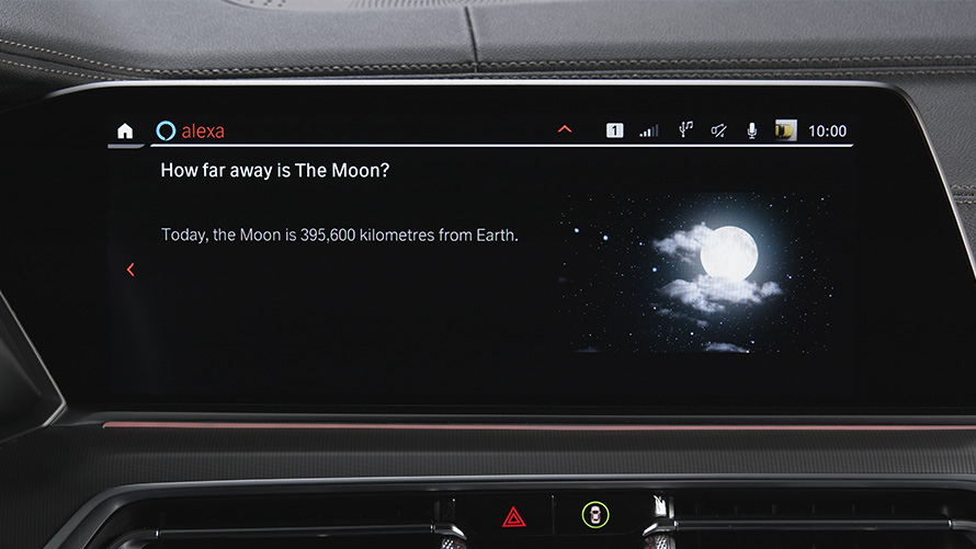 Atualização de software à distância BMW, integração da Amazon Alexa no veículo Atualização de software à distância BMW, integração da Amazon Alexa no veículo, sistema de navegação, grande plano