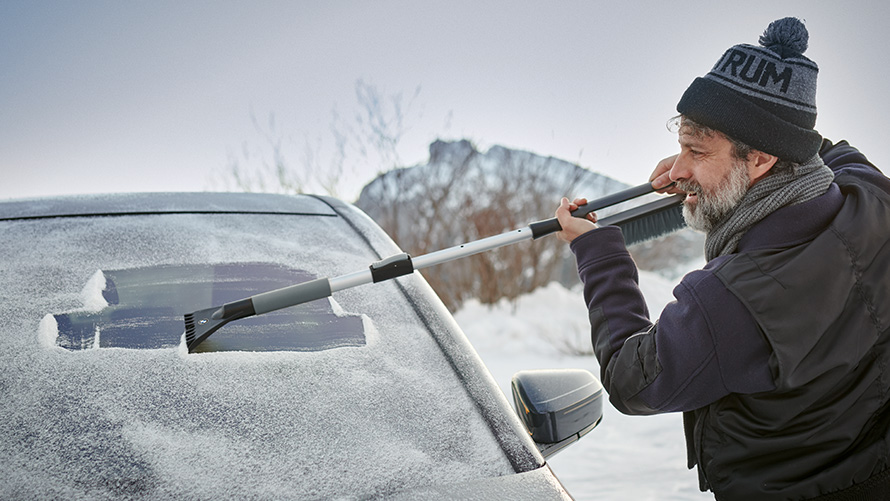 Raspador de gelo telescópico BMW com escova para neve Acessórios BMW para o outono e o inverno, raspador de gelo telescópico BMW com escova para neve
