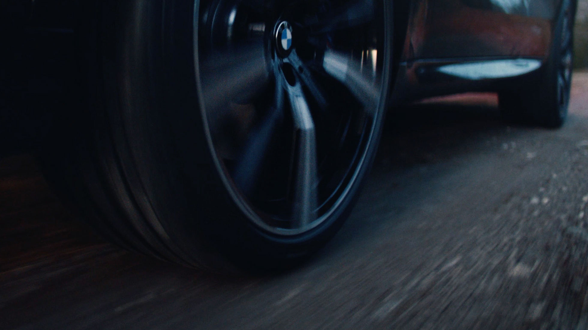 Jante BMW a rodar com o logótipo BMW