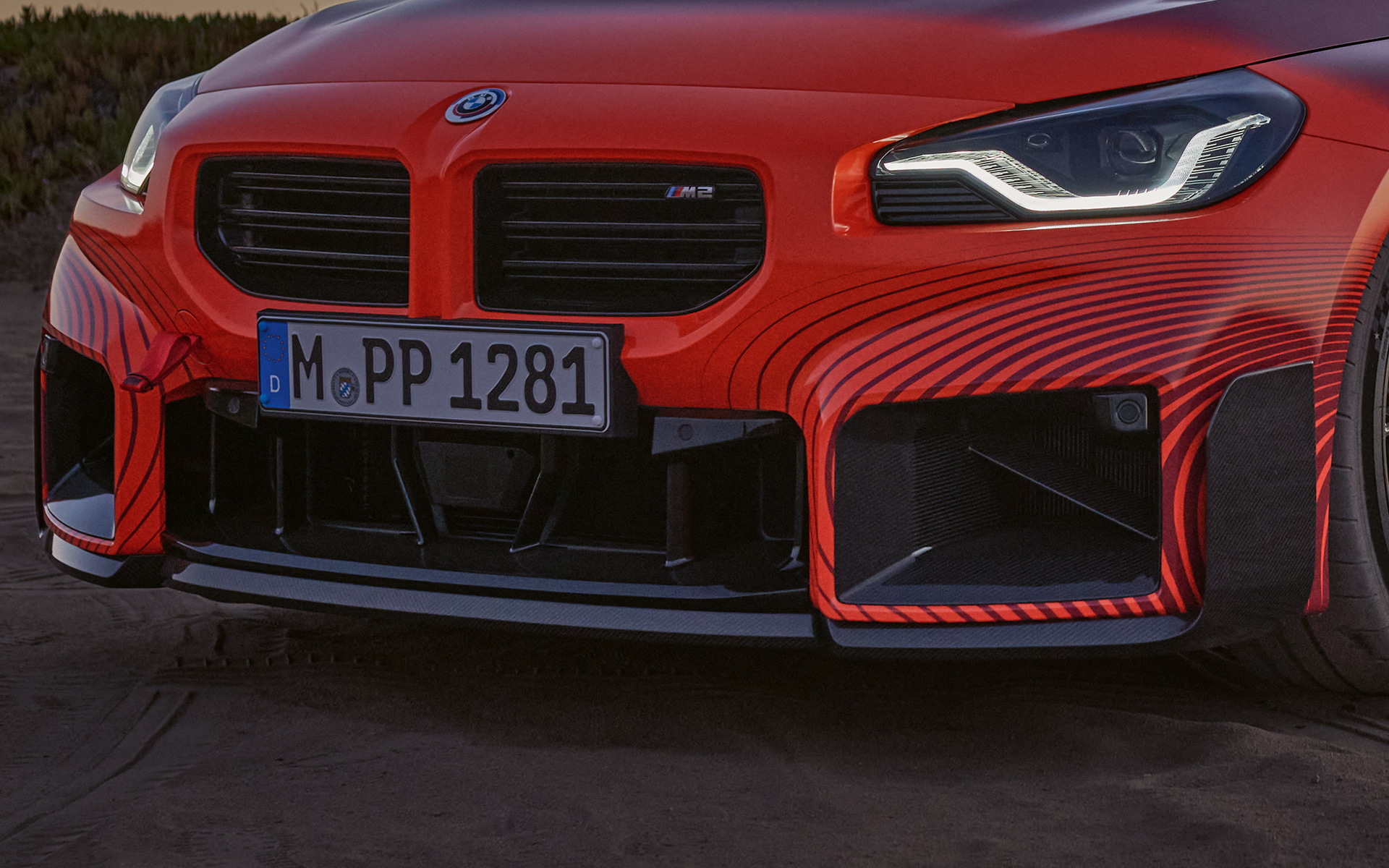BMW M2 Coupé Acessórios BMW M Performance Avental dianteiro M Performance em carbono ao centro BMW M2 Coupé de 2023 Acessórios BMW M Performance Avental dianteiro M Performance em carbono ao centro