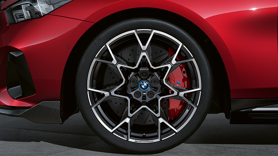 Acessórios BMW M Performance BMW i5 Jantes de liga leve M Performance 943 de raios cruzados de 21" de duas tonalidades Acessórios BMW M Performance BMW i5 de 2023 Jantes de liga leve M Performance 943 de raios cruzados de 21" de duas tonalidades