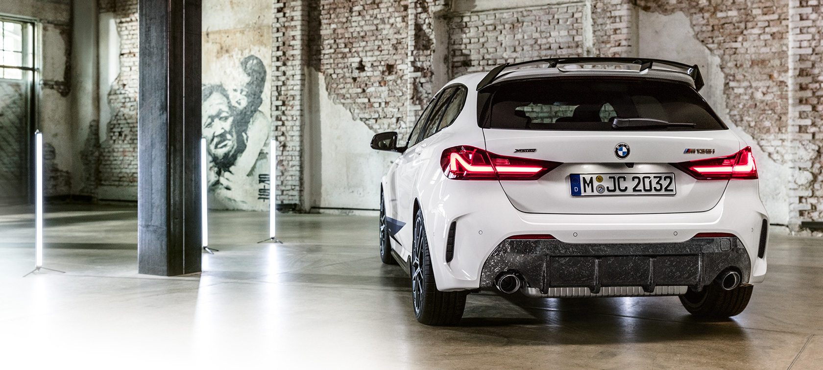 BMW Série 1, Peças BMW M Performance. BMW Série 1, imagem do design traseiro com Peças BMW M Performance.