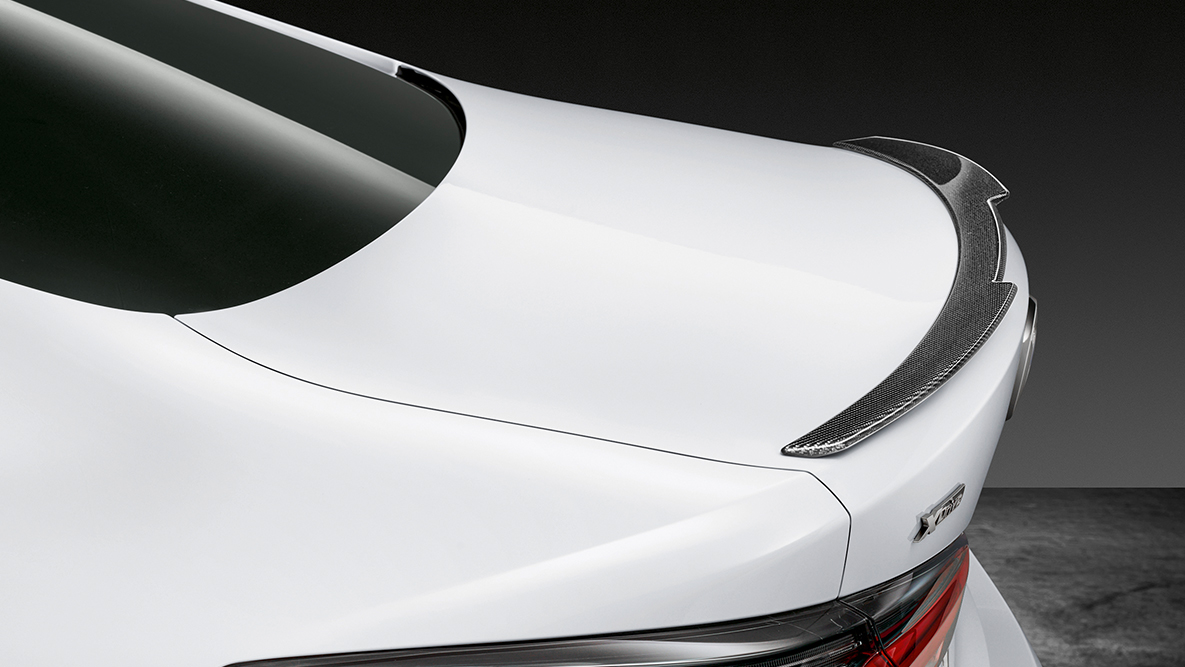 Spoiler traseiro M Performance em fibra de carbono, BMW Série 4 Coupé, G22 Spoiler traseiro M Performance em fibra de carbono, BMW Série 4 Coupé, G22, perspetiva em pormenor
