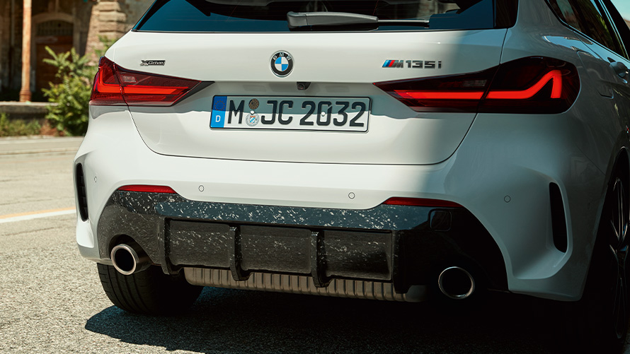 Difusor traseiro BMW M Performance, fibra de carbono Difusor traseiro BMW M Performance, fibra de carbono, ofertas BMW para o verão