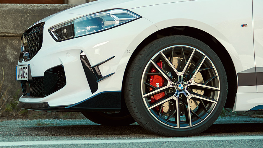Jante de liga leve BMW M Performance 555 M de raios duplos de 19” de duas tonalidades. Jante de liga leve BMW M Performance 555 M de raios duplos de 19” de duas tonalidades, ofertas BMW para o verão