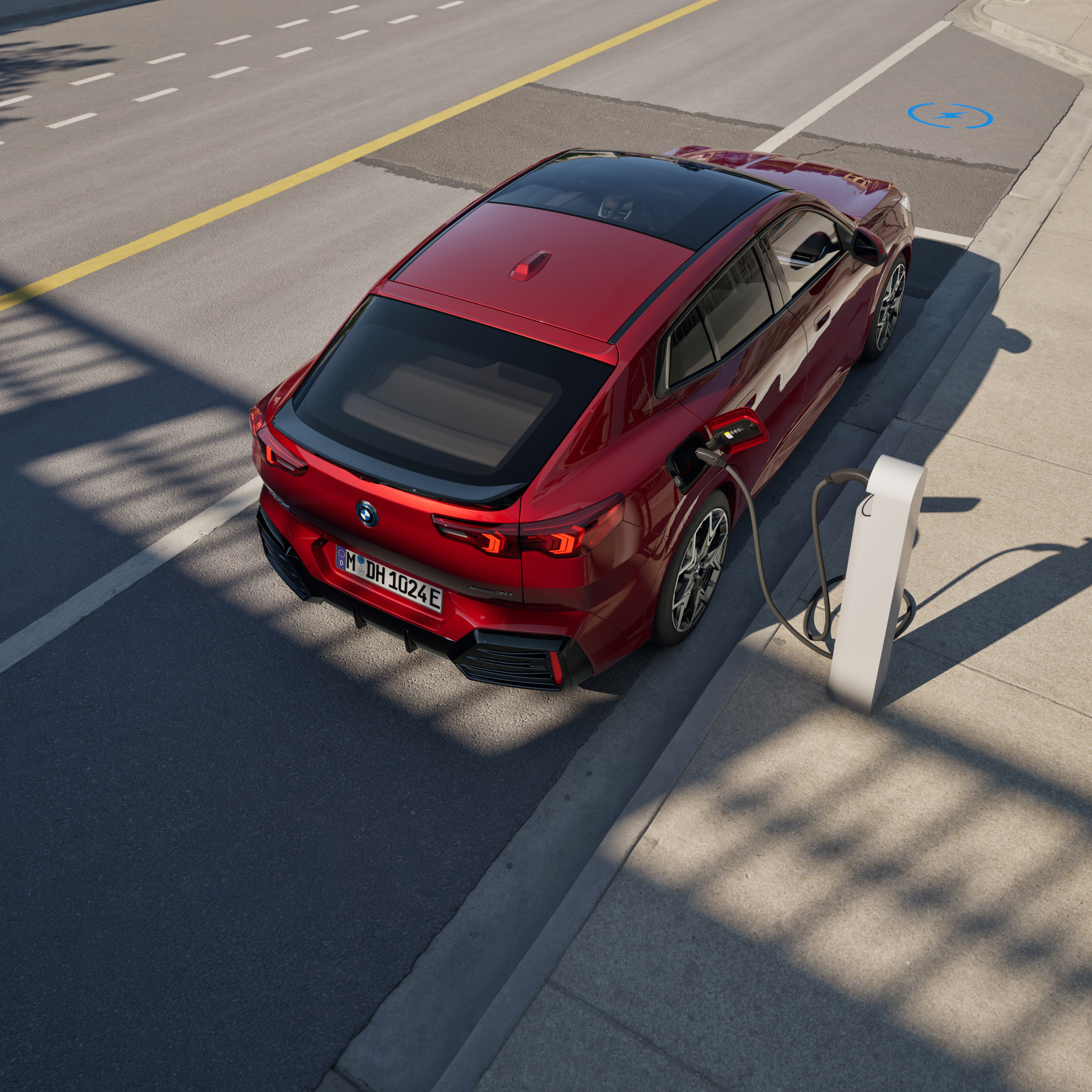 BMW a carregar numa coluna de carregamento