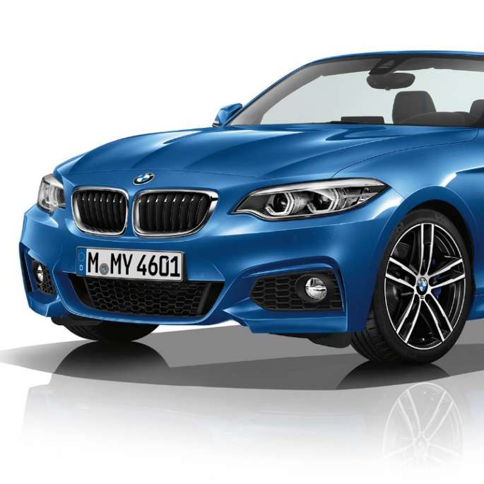 BMW Série 2 Cabrio, perspetiva frontal a três quartos da Versão Desportiva M BMW Série 2 Cabrio, perspetiva frontal a três quartos da Versão Desportiva M