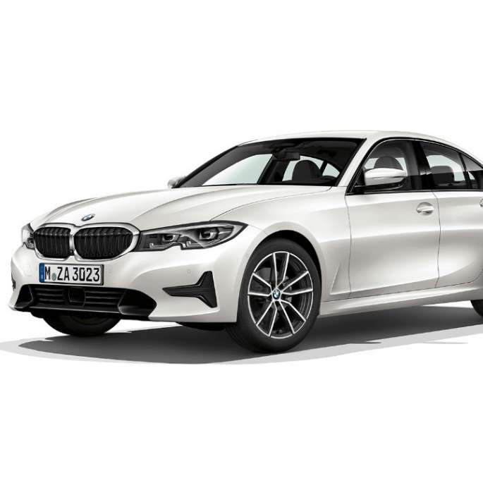 BMW Série 3 Berlina, Versão Line Sport. Perspetiva lateral do BMW Série 3 Berlina parado, equipado com a Versão Line Sport.