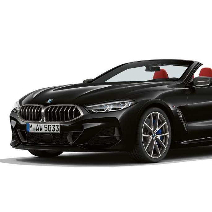 BMW M850i xDrive, Preto Carbono metallizado, perspetiva frontal a três quartos. BMW M850i xDrive, Preto Carbono metallizado, perspetiva frontal a três quartos.